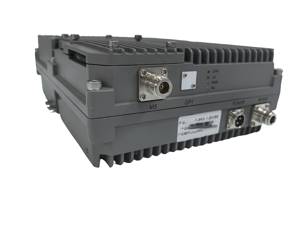  定南三频手机信号接收器2000㎡